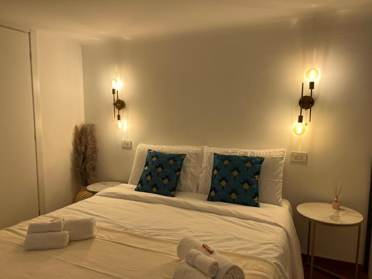 Regina Milano In Porta Romana 2 - Sky Tv, Wifi E Breakfast Box 아파트 외부 사진