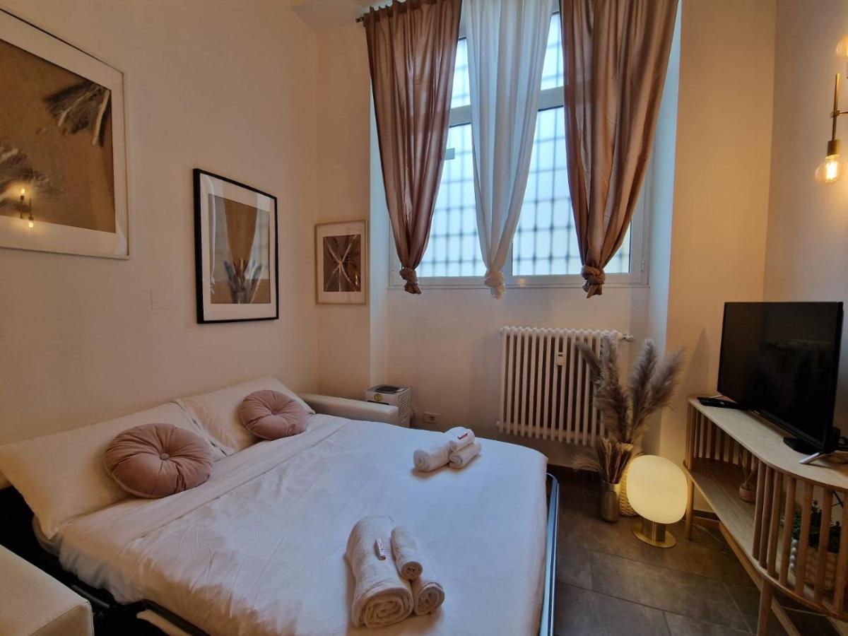 Regina Milano In Porta Romana 2 - Sky Tv, Wifi E Breakfast Box 아파트 외부 사진