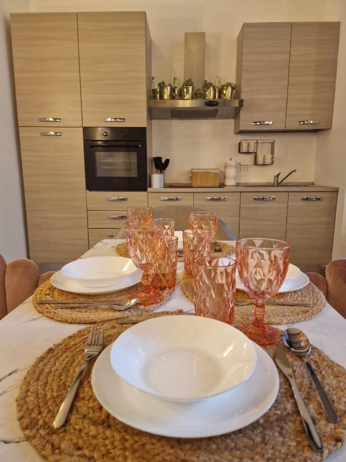 Regina Milano In Porta Romana 2 - Sky Tv, Wifi E Breakfast Box 아파트 외부 사진