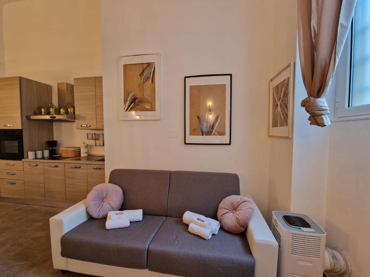 Regina Milano In Porta Romana 2 - Sky Tv, Wifi E Breakfast Box 아파트 외부 사진