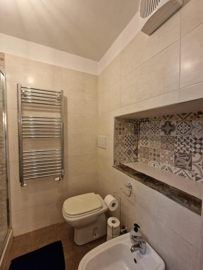 Regina Milano In Porta Romana 2 - Sky Tv, Wifi E Breakfast Box 아파트 외부 사진