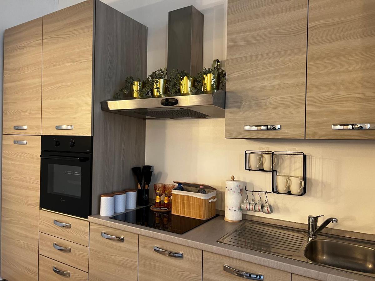 Regina Milano In Porta Romana 2 - Sky Tv, Wifi E Breakfast Box 아파트 외부 사진